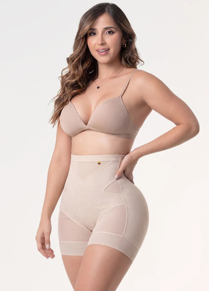 SALOME SHORT LEVANTACOLA CON TRAPARENCIAS REF:TC02C5